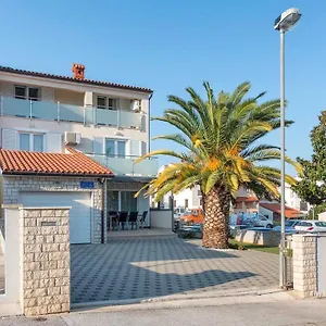 Summer House Apartment