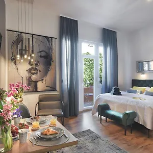 E&f Luxury Apartment